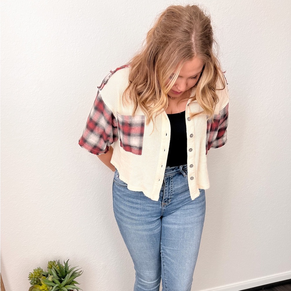 038. CURVY POL Cropped Shacket - Picture 2 of 2